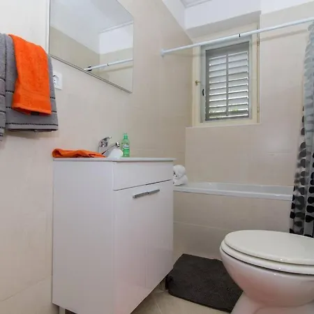 House Mia - Private Pool Apartment